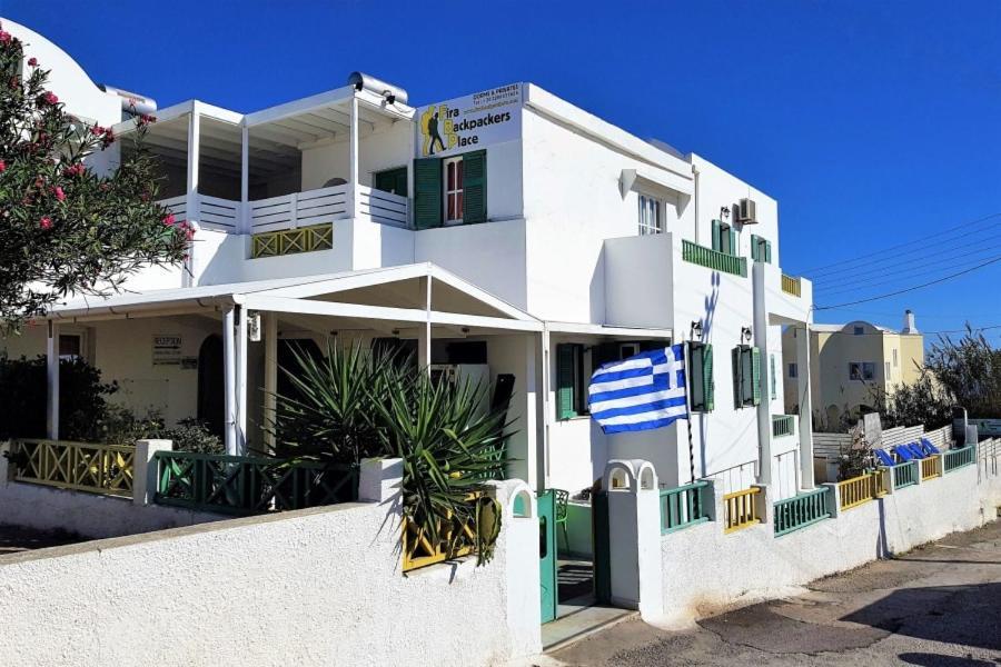 Fira Backpackers Place ภายนอก รูปภาพ